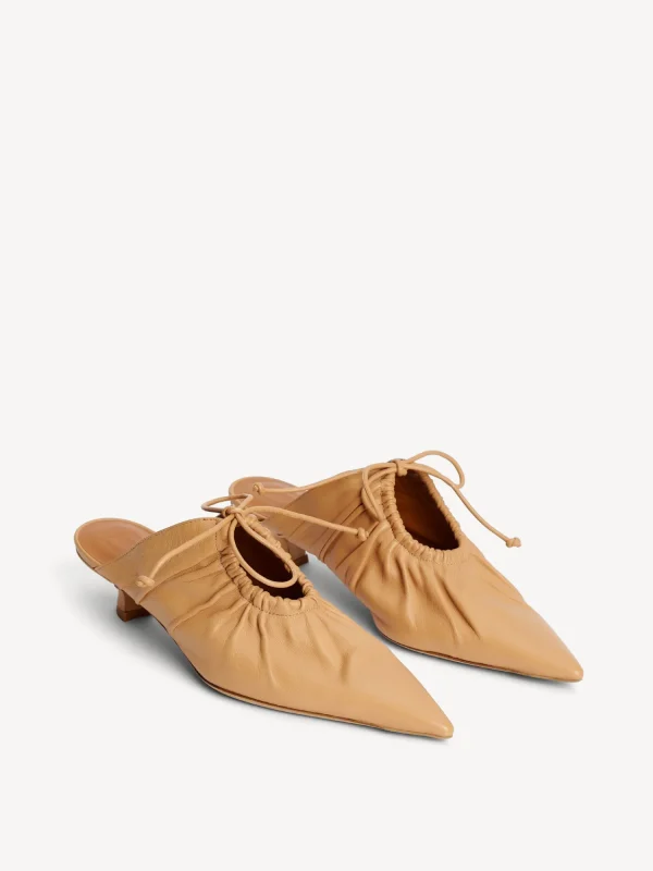 Schuhe^By Malene Birger Masey Mules aus Leder SandBeige