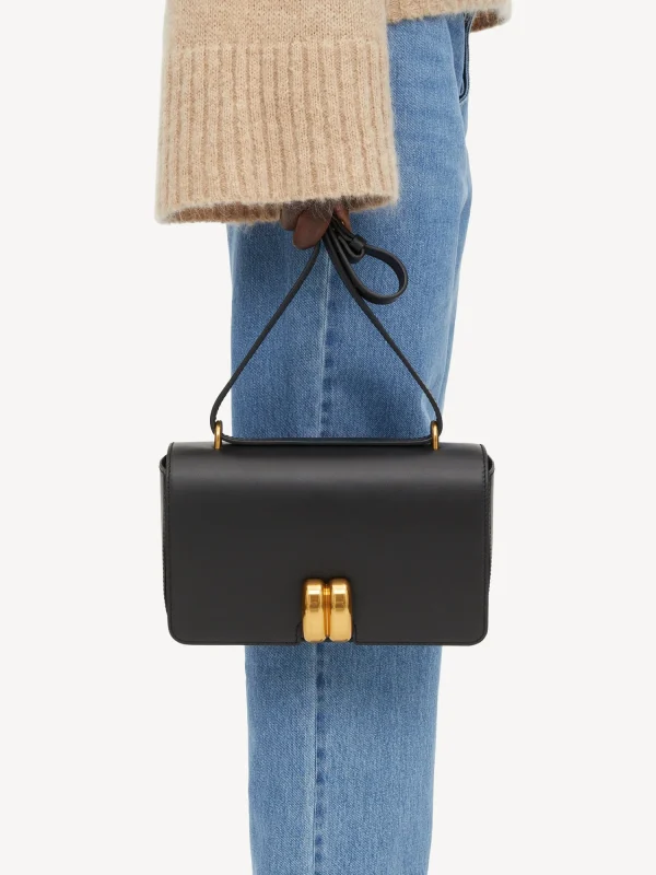 Taschen^By Malene Birger Noval Schuldertasche aus Leder Black