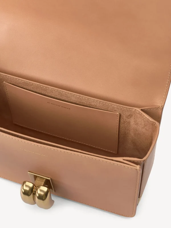 Taschen^By Malene Birger Noval Schuldertasche aus Leder Tan